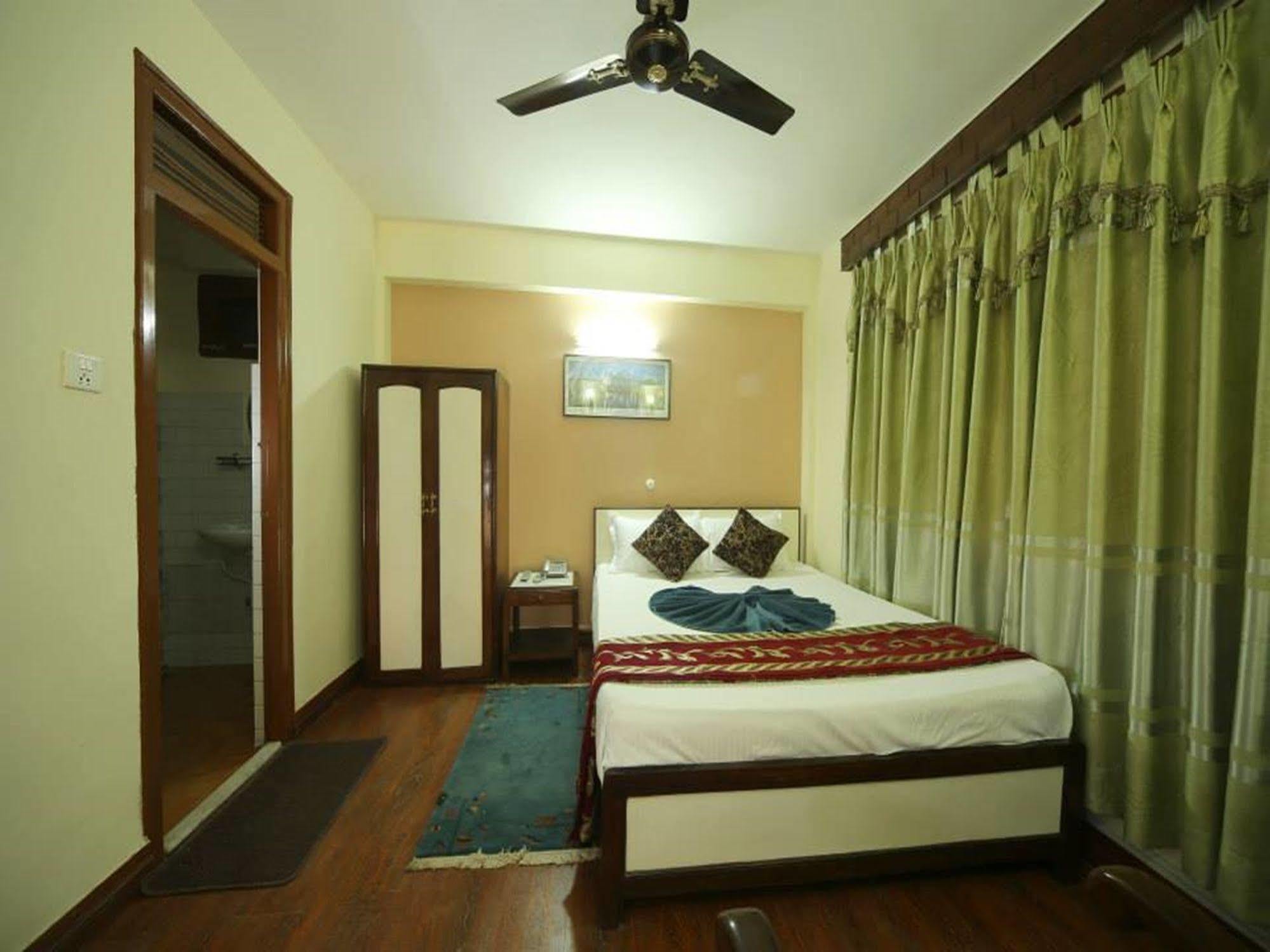 Hotel Pleasure Home Katmandu Kültér fotó